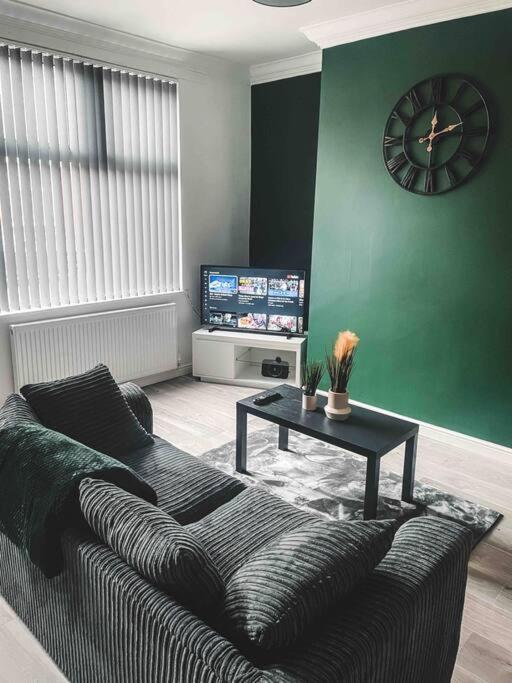 Comfortable Home In Bolton Farnworth Exterior foto